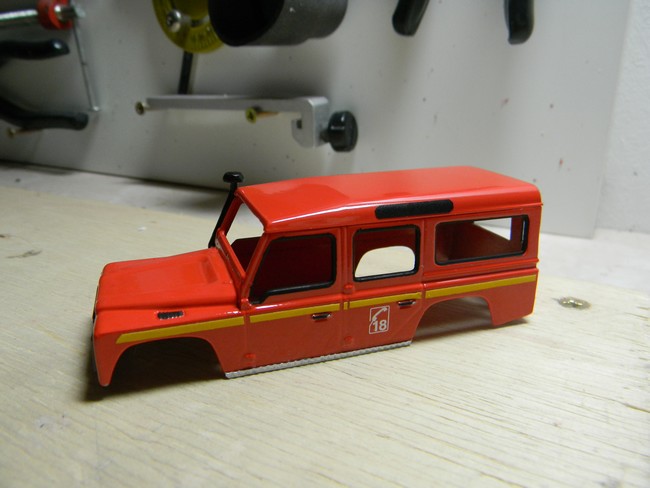 VLHR- Pose prise air collage bas de caisse et pose décals B.jpg