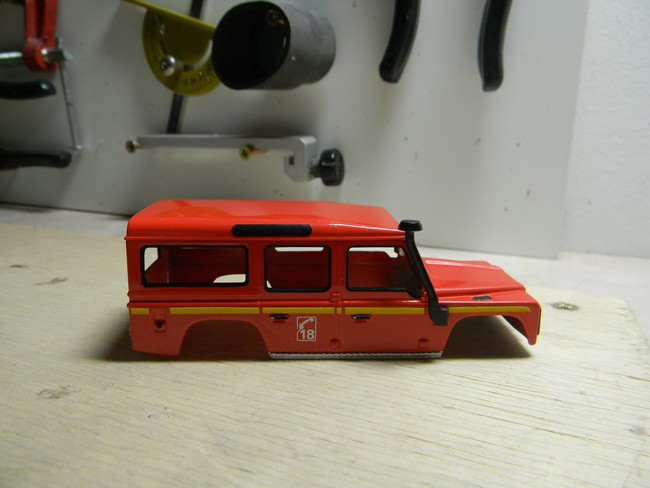 VLHR- Pose prise air collage bas de caisse et pose décals A.jpg