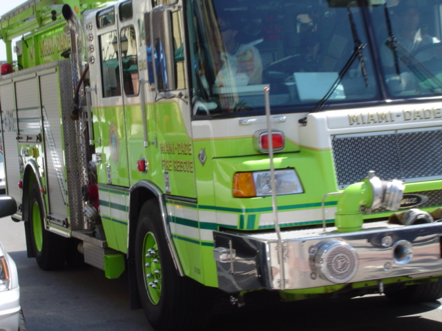 Miami Dade Pierce Quantum Pumper St 14 av.JPG