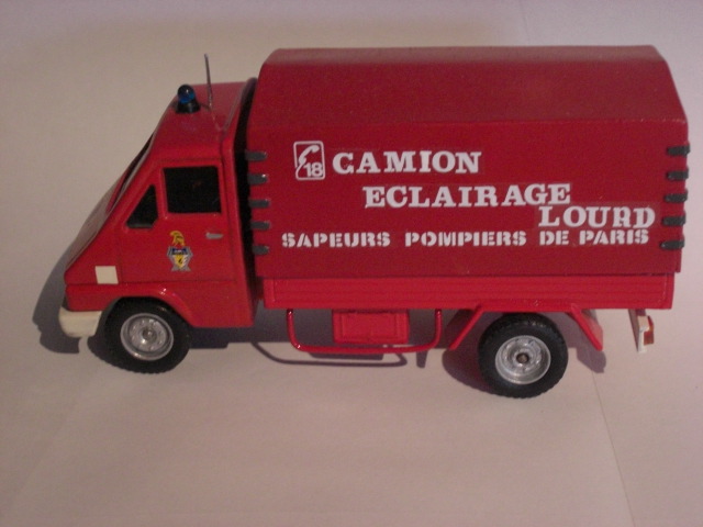 FID RENAULT EL f.jpg