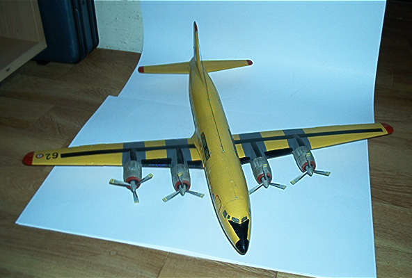 DC 6 bombardier d'eau.jpg