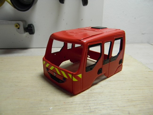 FPT- Pose chevrons avant et feux de pénétration 002.jpg