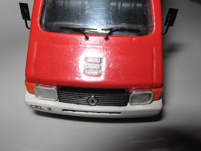FID B90 CEL phares.jpg