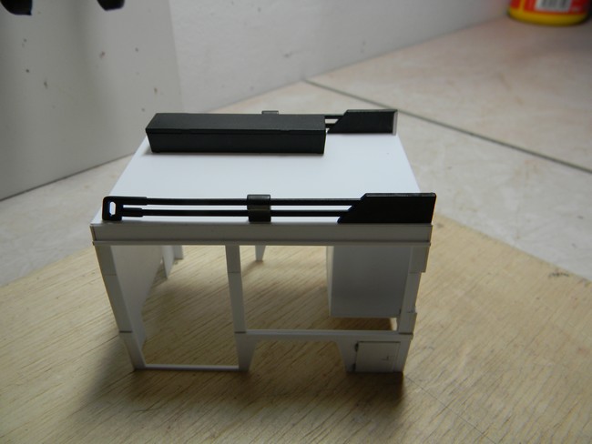 FPT- toit caisse avec coffre et rambardes latérales 002.jpg