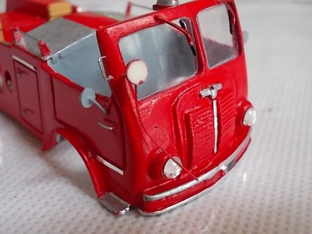 WIP BERLIET GLA phare av.jpg