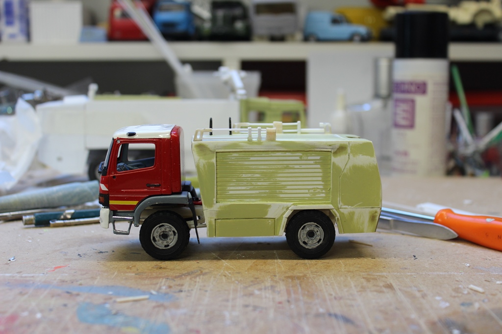 caisse suite +rambardes 002.JPG