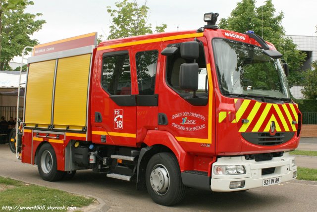 2504632253_1.jpg