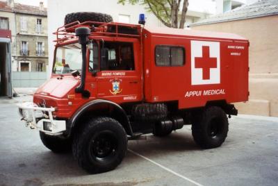 MERCEDES  unimog appui médical a.jpg