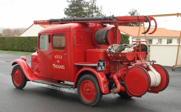 RENAULT  THOUARS.jpg