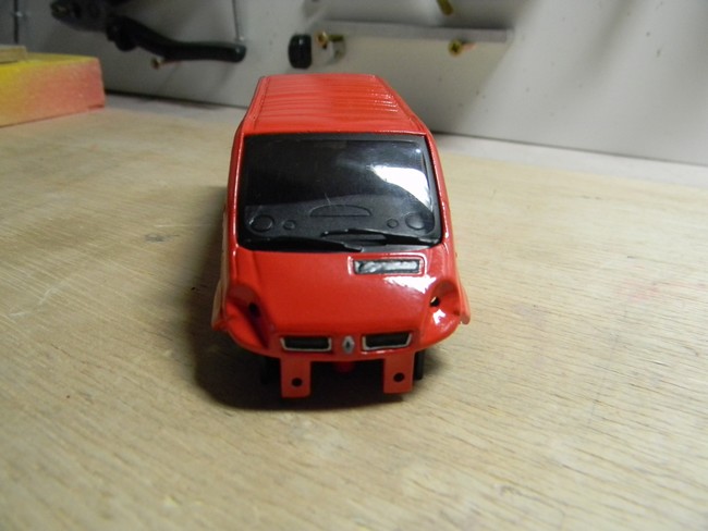 VRID- Pose logo capot Renault 001.jpg
