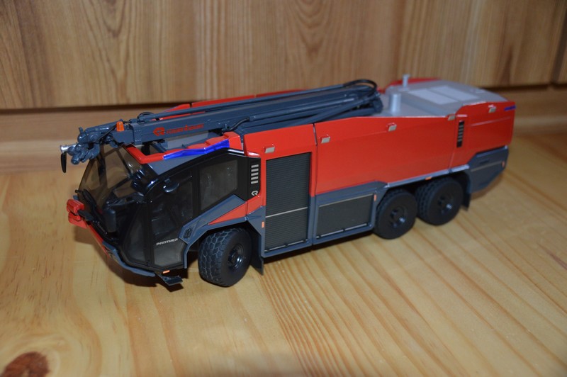 Panther Rosenbauer (1).JPG