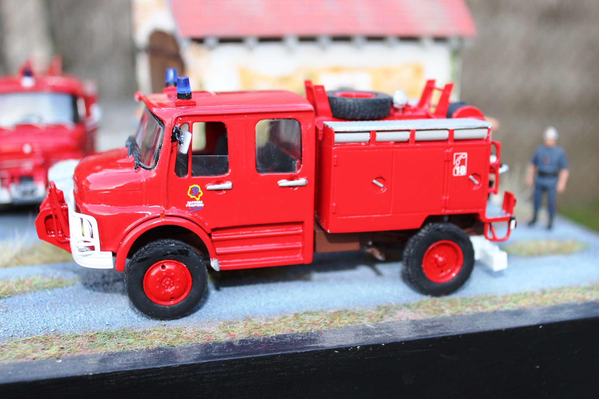 fiche mercedes 911 009.JPG
