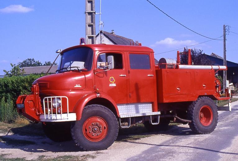 37 La 911 Cléré les pins CCF 2000 1.JPG