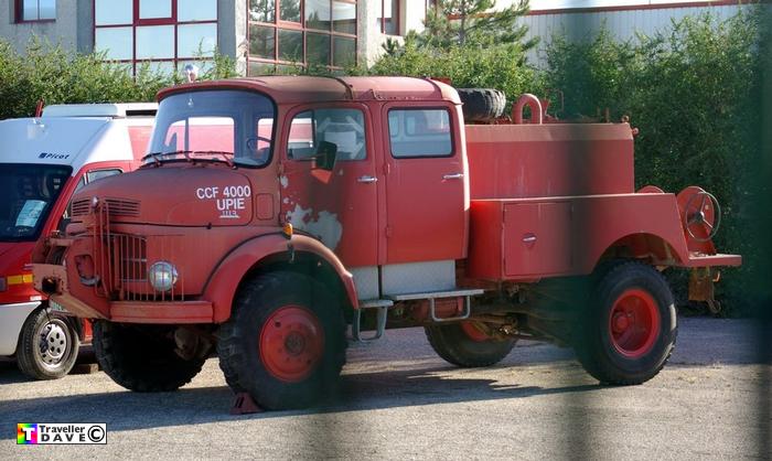 8443_700w.jpg