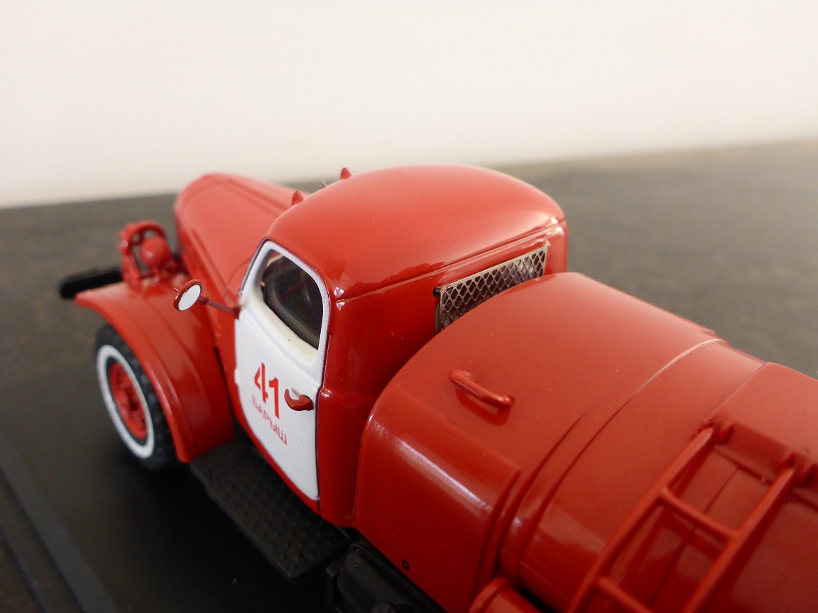 ZIL 157 Camion Citerne SSM 1013 (5).JPG