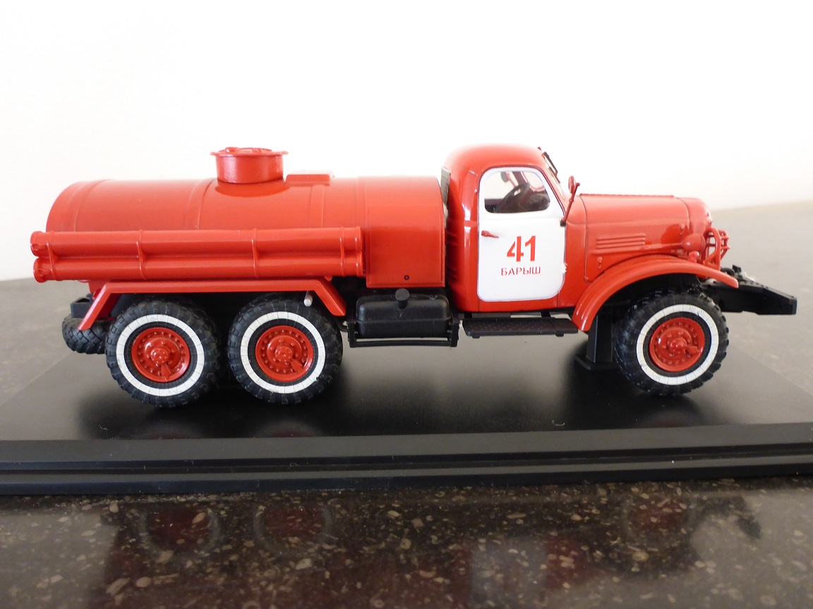 ZIL 157 Camion Citerne SSM 1013 (2).JPG