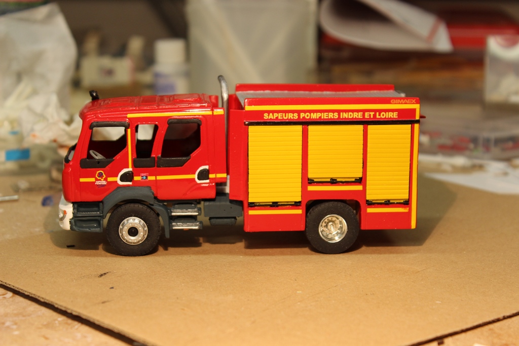 décalcs et peinture 002.JPG