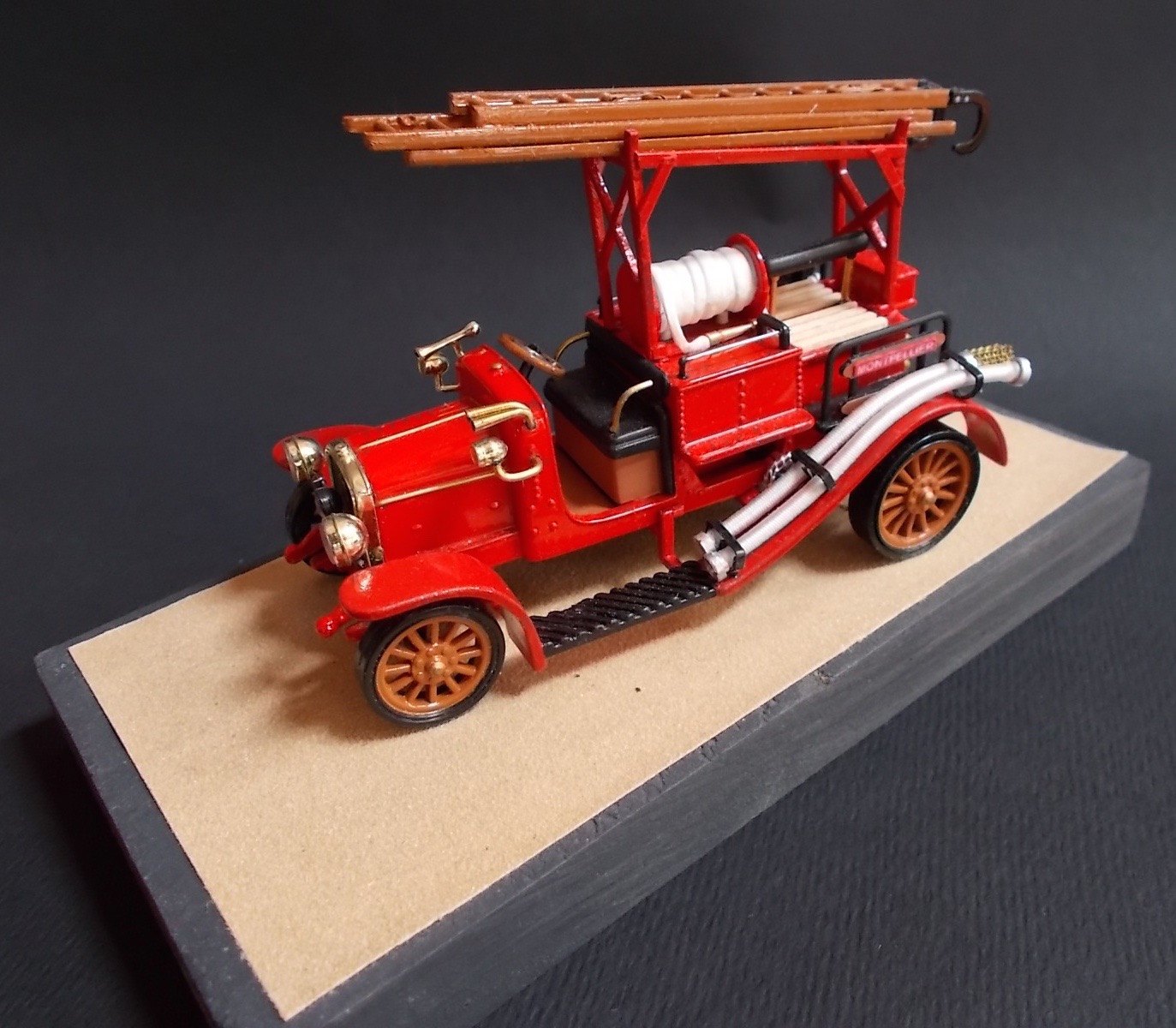 F DELAHAYE Mont b.jpg