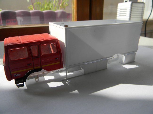 FSD- Présentation coffres latéraux dessous caisse 002.jpg