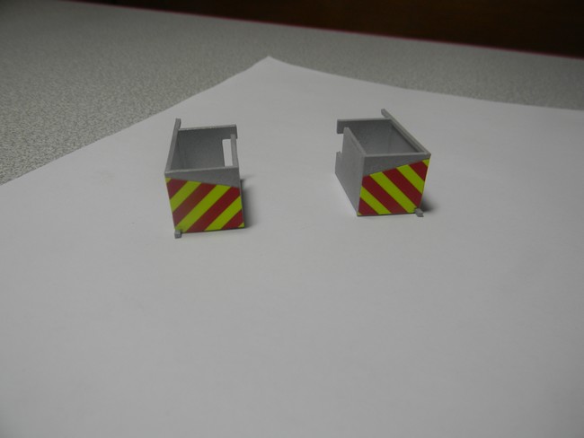 FSD- Pose chevrons sur coffres latéraux 001.jpg