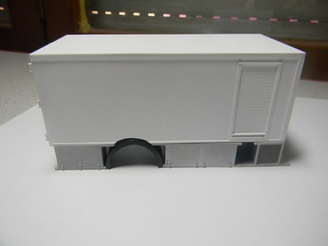 FSD- Pose à blanc coffres latéraux avec caisse et passages de roues 001.jpg