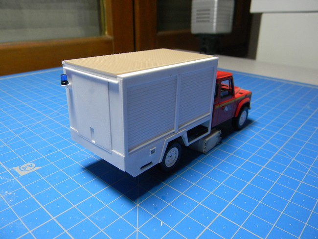 VIMP- Pose à blanc caisse avec rideaux sur châssis 002.jpg