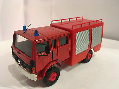 Cef-Replex-Pompiers-Renault-J90-Double-Cabine-_1 (400x300).jpg