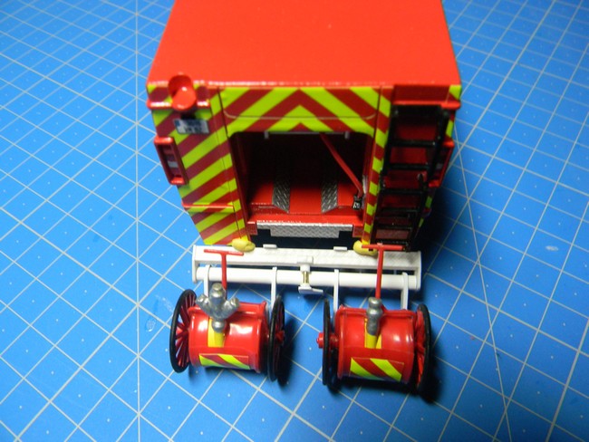 FPT- Pose à blanc support dévidoirs sur caisse avec dévidoirs 001.jpg