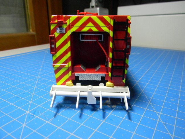 FPT- Pose à blanc support dévidoirs sur caisse 001.jpg