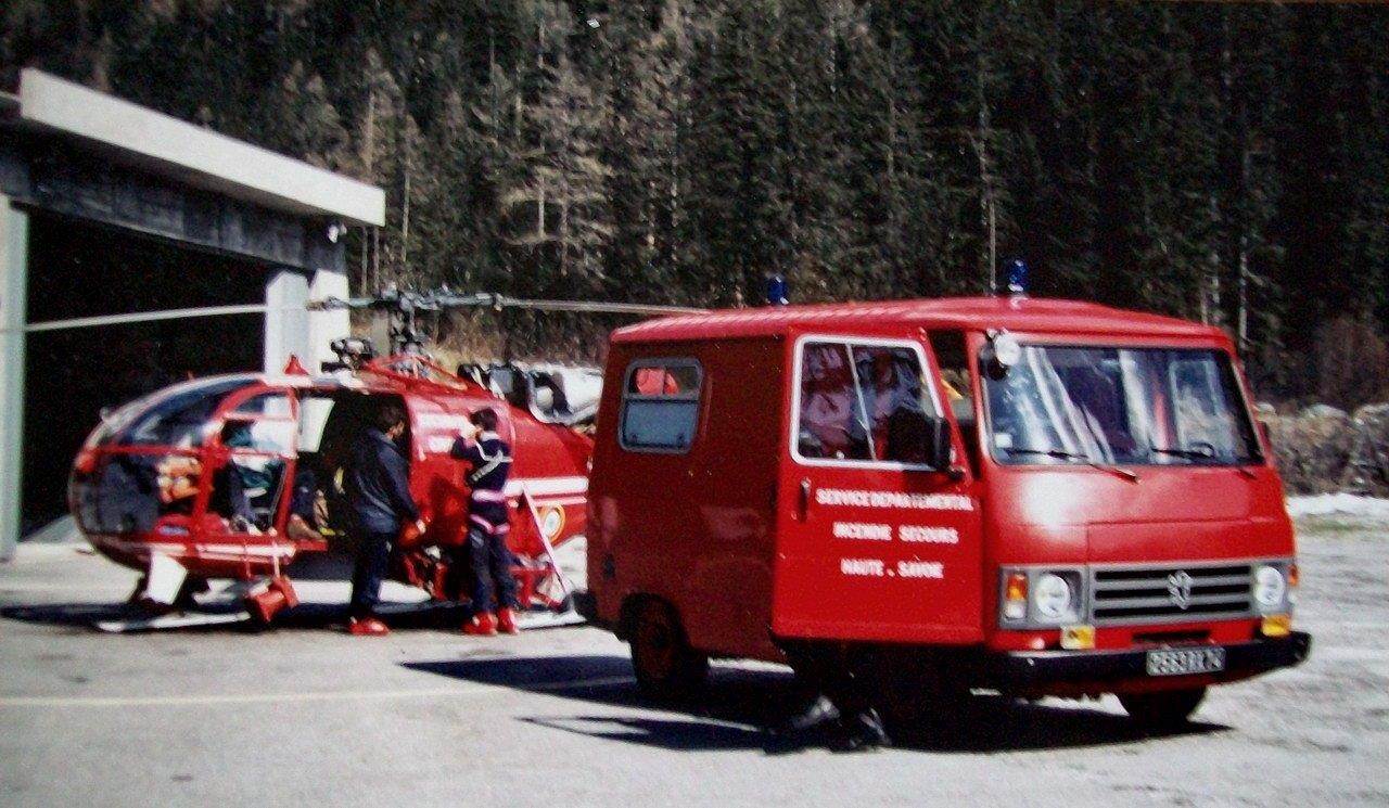 zo-transfert_de_blesse_aux_sapeurs_pompiers_de_chamonix (1).jpg