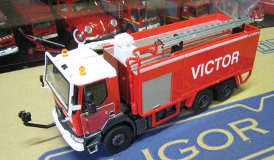 Victor 1 T.jpg