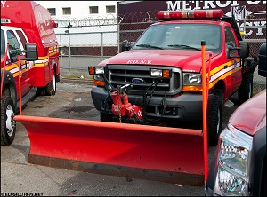 ny_nyc_fdny_fort_totten_plow_salter.jpg