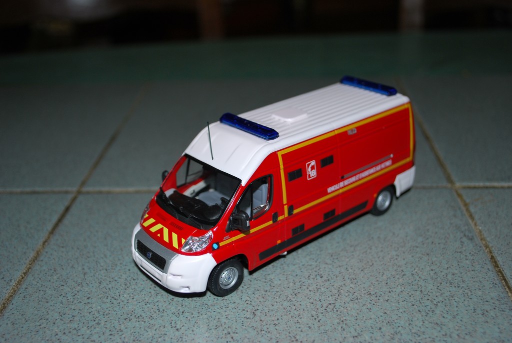 Fiat Ducato Pompiers VSAV 2008.jpg