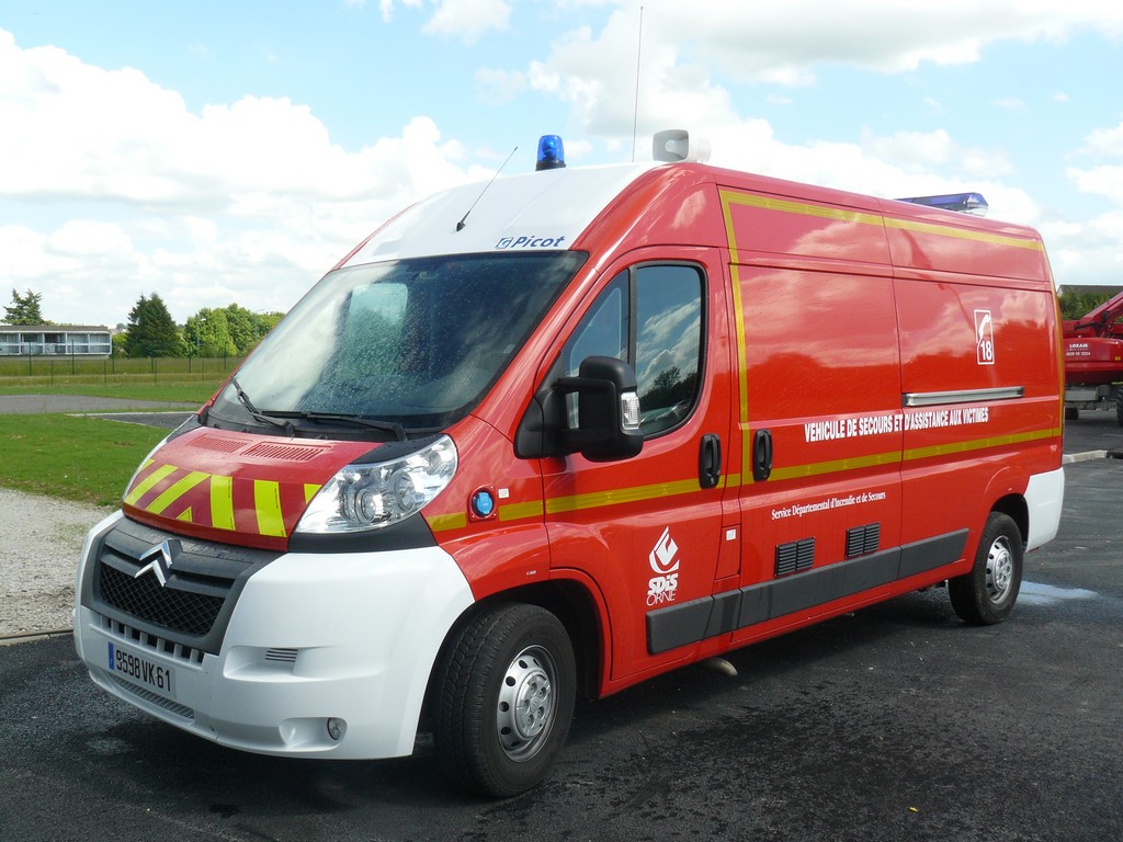 Véhicule de Secours et d'Assistance aux Victimes.JPG