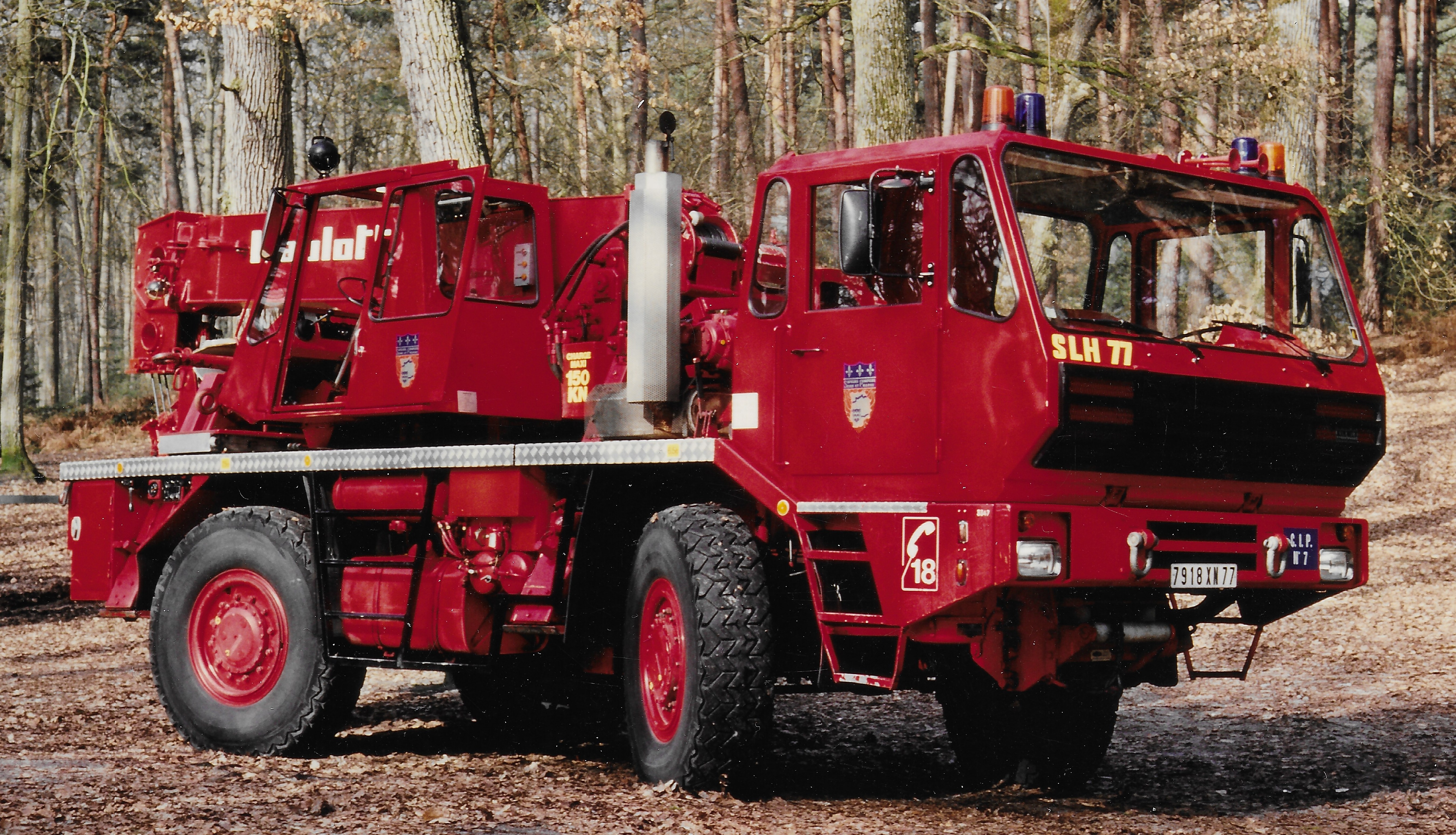 Camion-Grue SLH77.Fontainebleau.1.jpg